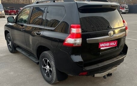 Toyota Land Cruiser Prado 150 рестайлинг 2, 2017 год, 3 850 000 рублей, 6 фотография