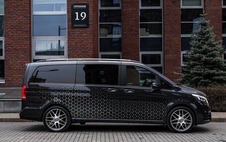 Mercedes-Benz V-Класс, 2022 год, 12 000 000 рублей, 2 фотография