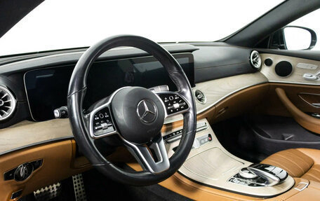 Mercedes-Benz E-Класс, 2019 год, 4 950 000 рублей, 6 фотография