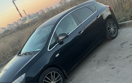 Opel Astra J, 2012 год, 710 000 рублей, 11 фотография