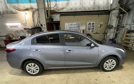 KIA Rio IV, 2018 год, 1 350 000 рублей, 3 фотография