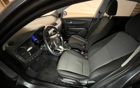 KIA Rio IV, 2018 год, 1 350 000 рублей, 9 фотография