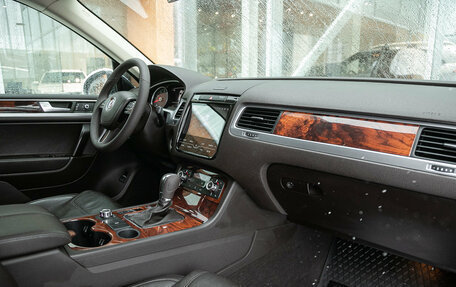 Volkswagen Touareg III, 2012 год, 2 353 000 рублей, 12 фотография