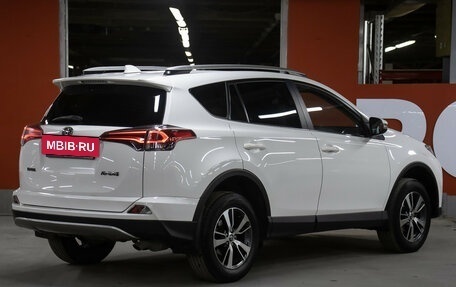 Toyota RAV4, 2019 год, 2 398 000 рублей, 5 фотография