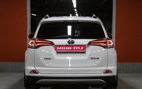 Toyota RAV4, 2019 год, 2 398 000 рублей, 6 фотография