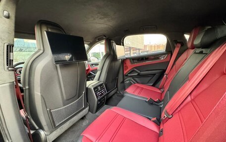 Porsche Cayenne III, 2025 год, 32 990 000 рублей, 27 фотография