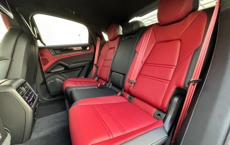 Porsche Cayenne III, 2025 год, 32 990 000 рублей, 29 фотография