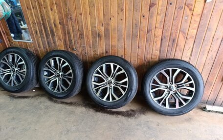 Mitsubishi Outlander III рестайлинг 3, 2016 год, 1 900 000 рублей, 22 фотография