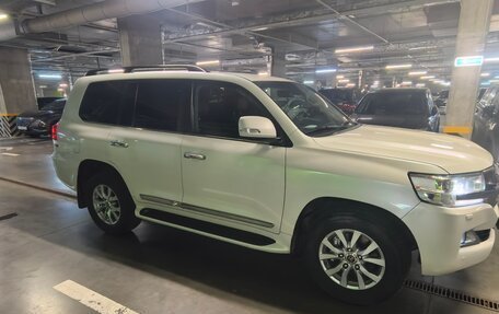 Toyota Land Cruiser 200, 2017 год, 5 700 000 рублей, 4 фотография