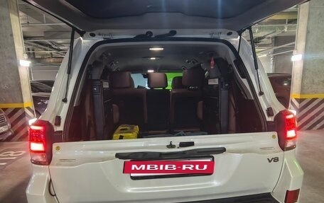 Toyota Land Cruiser 200, 2017 год, 5 700 000 рублей, 3 фотография