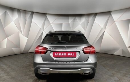Mercedes-Benz GLA, 2018 год, 3 100 000 рублей, 8 фотография