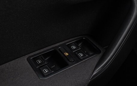 Volkswagen Polo VI (EU Market), 2011 год, 900 000 рублей, 19 фотография