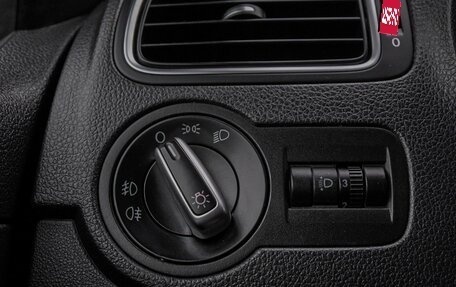 Volkswagen Polo VI (EU Market), 2011 год, 900 000 рублей, 17 фотография