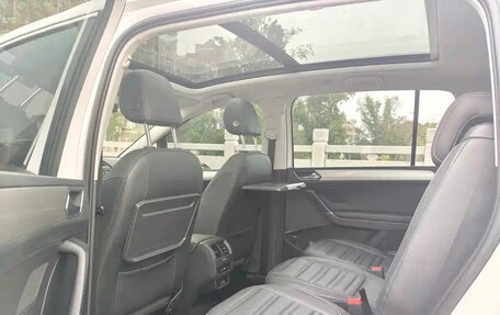 Volkswagen Touran III, 2021 год, 1 590 099 рублей, 8 фотография