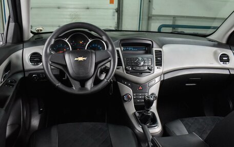 Chevrolet Cruze II, 2011 год, 769 000 рублей, 6 фотография