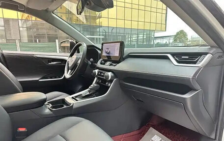 Toyota RAV4, 2025 год, 2 513 555 рублей, 14 фотография