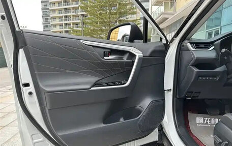 Toyota RAV4, 2025 год, 2 513 555 рублей, 9 фотография