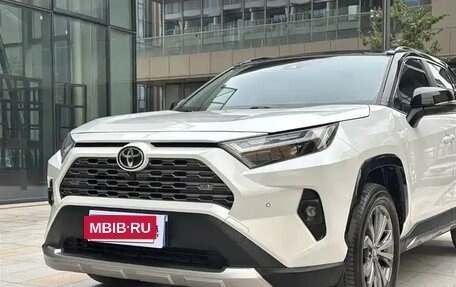 Toyota RAV4, 2025 год, 2 513 555 рублей, 4 фотография
