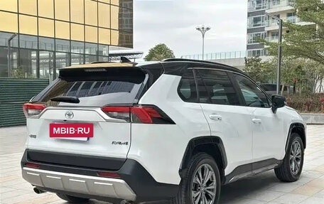 Toyota RAV4, 2025 год, 2 513 555 рублей, 6 фотография