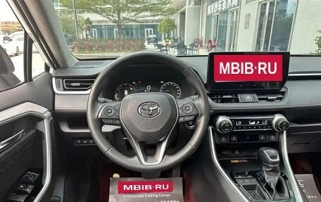 Toyota RAV4, 2025 год, 2 513 555 рублей, 13 фотография