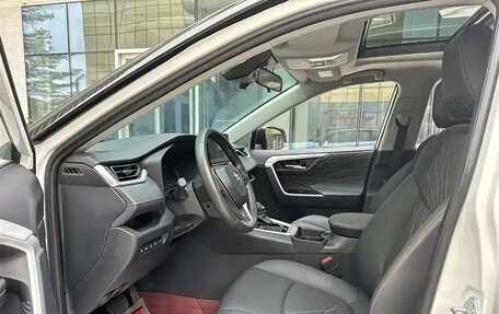 Toyota RAV4, 2025 год, 2 513 555 рублей, 15 фотография