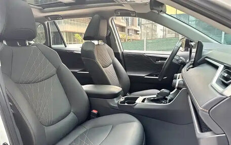 Toyota RAV4, 2025 год, 2 513 555 рублей, 18 фотография