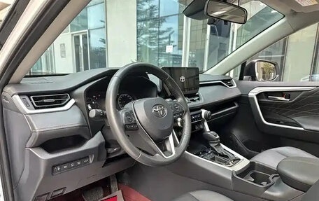 Toyota RAV4, 2025 год, 2 513 555 рублей, 16 фотография