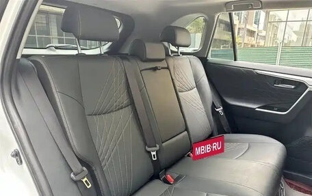 Toyota RAV4, 2025 год, 2 513 555 рублей, 21 фотография