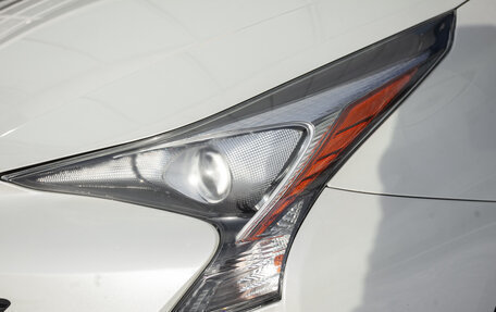 Toyota Prius IV XW50, 2017 год, 1 688 000 рублей, 3 фотография