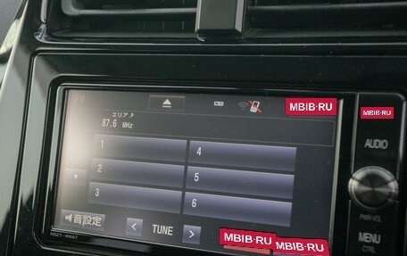 Toyota Prius IV XW50, 2017 год, 1 688 000 рублей, 14 фотография