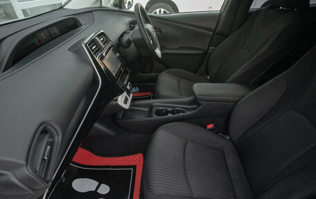 Toyota Prius IV XW50, 2017 год, 1 688 000 рублей, 20 фотография