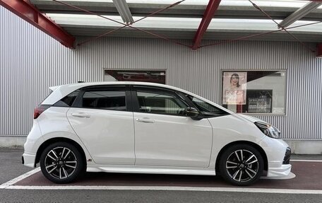 Honda Fit, 2022 год, 1 777 111 рублей, 2 фотография