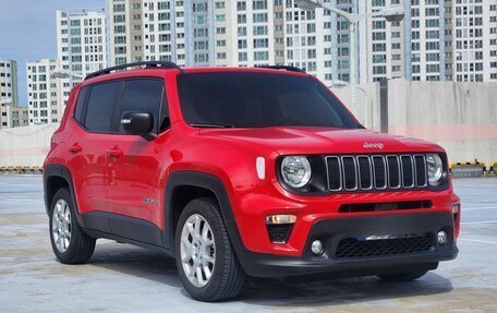 Jeep Renegade I рестайлинг, 2022 год, 1 600 000 рублей, 2 фотография