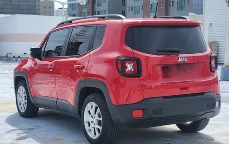 Jeep Renegade I рестайлинг, 2022 год, 1 600 000 рублей, 3 фотография