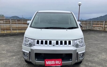 Mitsubishi Delica D:5 I, 2019 год, 2 280 000 рублей, 2 фотография