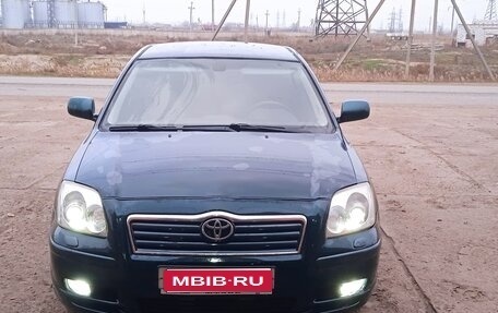 Toyota Avensis III рестайлинг, 2004 год, 570 000 рублей, 1 фотография
