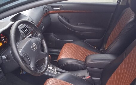 Toyota Avensis III рестайлинг, 2004 год, 570 000 рублей, 10 фотография