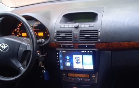 Toyota Avensis III рестайлинг, 2004 год, 570 000 рублей, 11 фотография