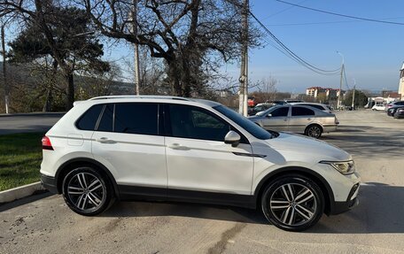 Volkswagen Tiguan II, 2021 год, 2 900 000 рублей, 3 фотография