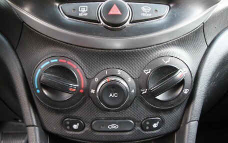 Hyundai Solaris II рестайлинг, 2011 год, 595 000 рублей, 23 фотография