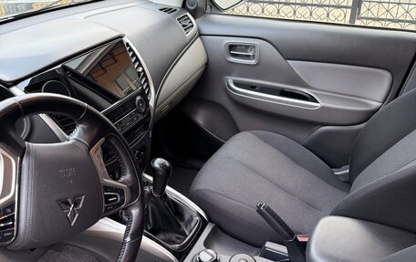 Mitsubishi L200 IV рестайлинг, 2017 год, 2 780 000 рублей, 14 фотография