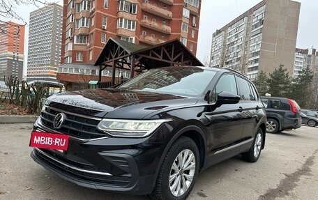 Volkswagen Tiguan II, 2021 год, 2 990 000 рублей, 4 фотография