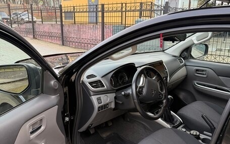 Mitsubishi L200 IV рестайлинг, 2017 год, 2 780 000 рублей, 13 фотография