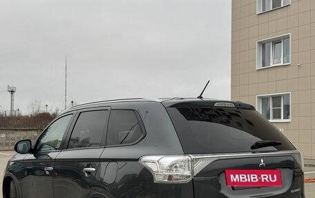Mitsubishi Outlander III рестайлинг 3, 2014 год, 1 270 000 рублей, 5 фотография