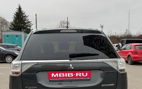 Mitsubishi Outlander III рестайлинг 3, 2014 год, 1 270 000 рублей, 6 фотография