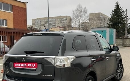 Mitsubishi Outlander III рестайлинг 3, 2014 год, 1 270 000 рублей, 4 фотография