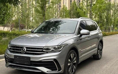 Volkswagen Tiguan II, 2022 год, 3 660 000 рублей, 1 фотография