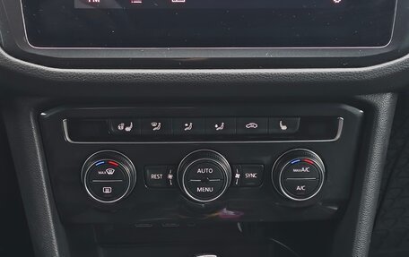 Volkswagen Tiguan II, 2018 год, 2 200 000 рублей, 8 фотография