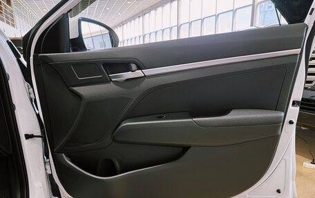 Hyundai Elantra VI рестайлинг, 2019 год, 1 950 000 рублей, 28 фотография