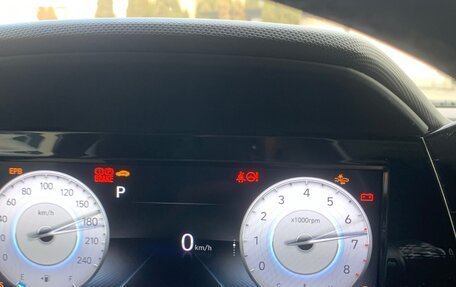 Hyundai Elantra, 2021 год, 2 100 000 рублей, 12 фотография